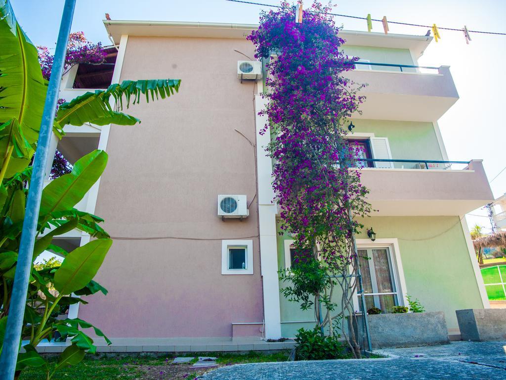 Eleni'S Studios Kateleios Exterior foto